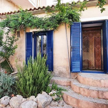 Traditional Hillside Cottage Gythio Bagian luar foto