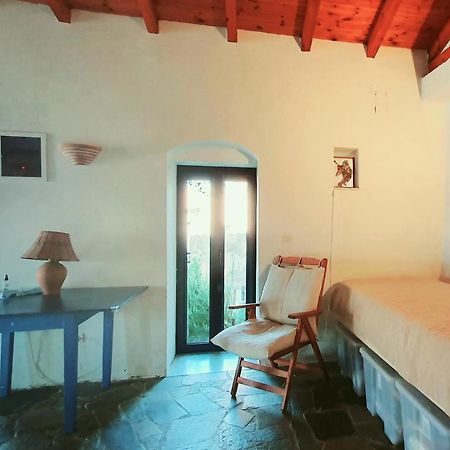 Traditional Hillside Cottage Gythio Bagian luar foto
