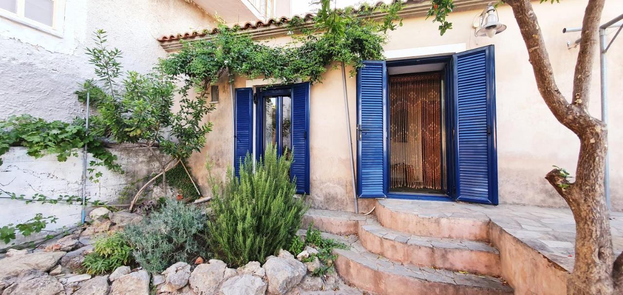 Traditional Hillside Cottage Gythio Bagian luar foto